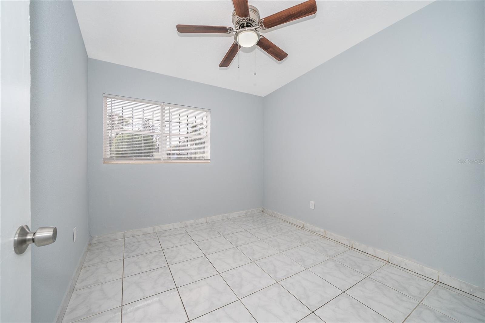 LAKE LAWNE SHORES ADD 02 - Residential Lease