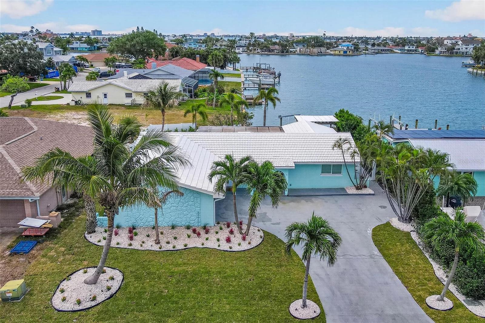 THREE PALMS POINT - Residential