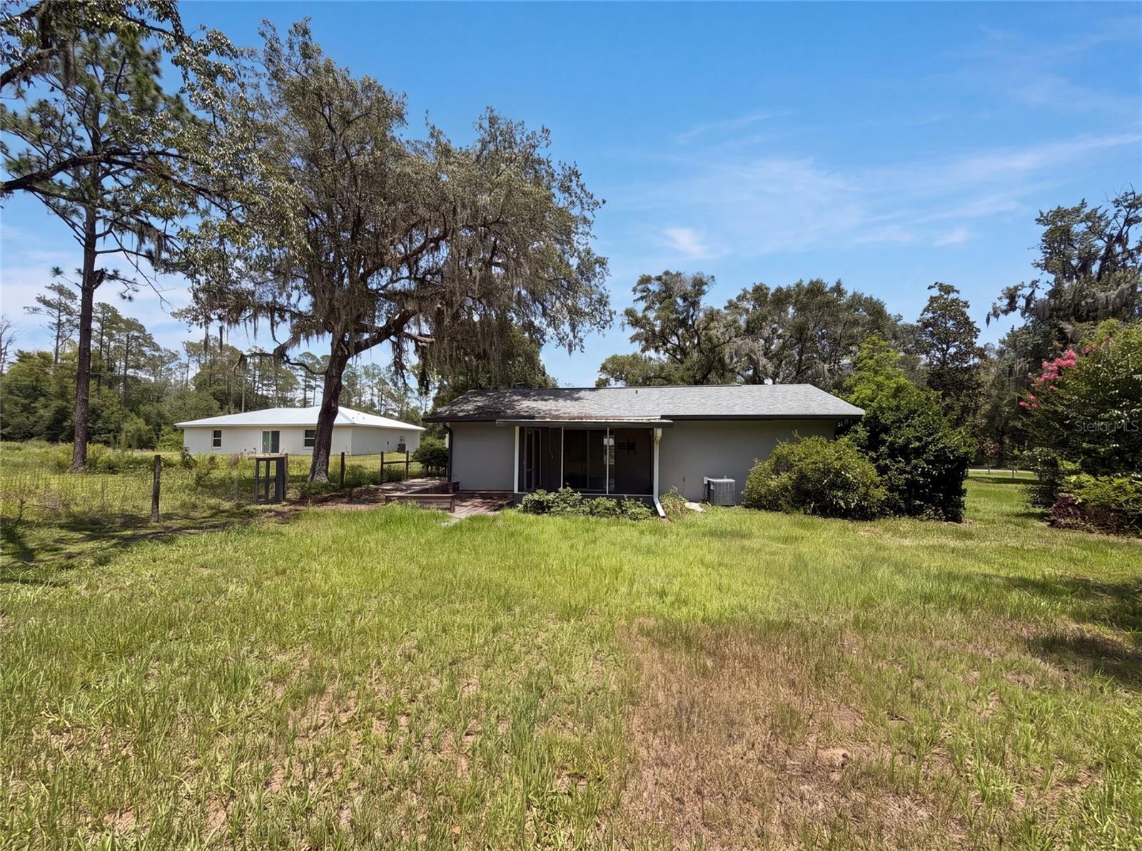 RAINBOW LAKES ESTATE - Residential