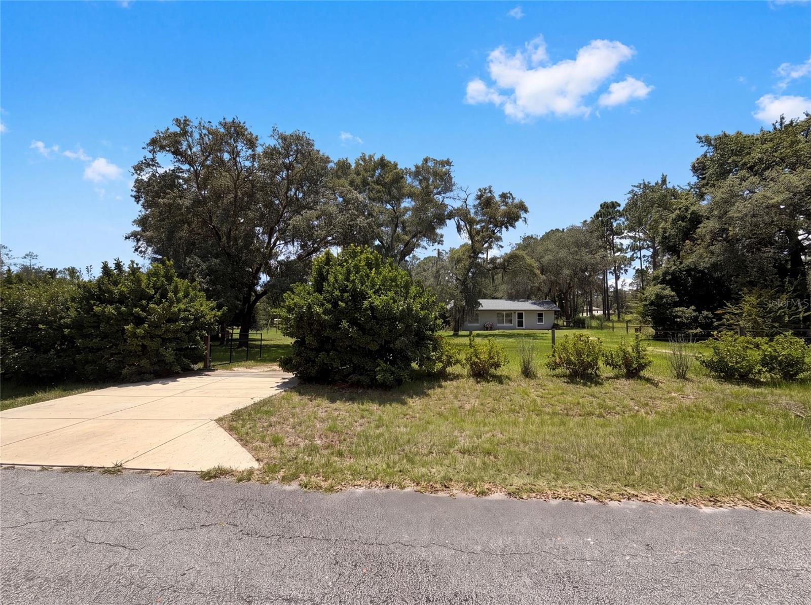 RAINBOW LAKES ESTATE - Residential