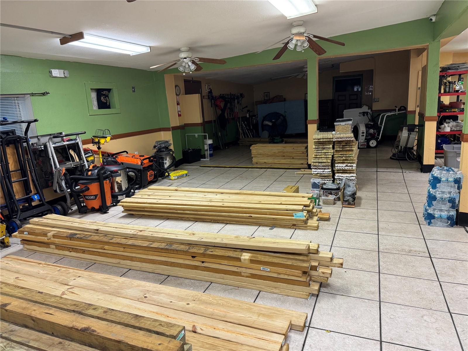 LINCOLN PARK - Commercial Sale