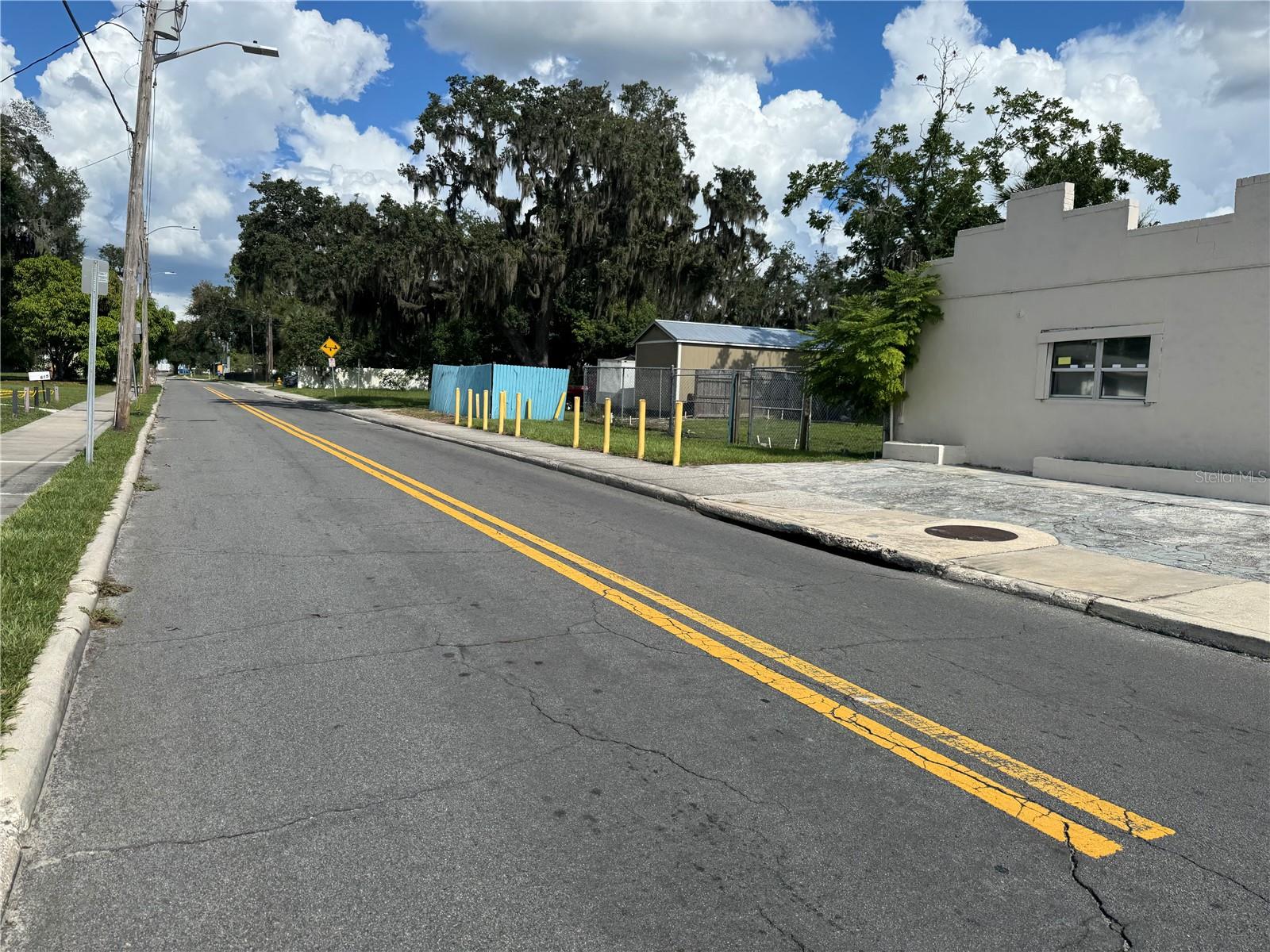LINCOLN PARK - Commercial Sale