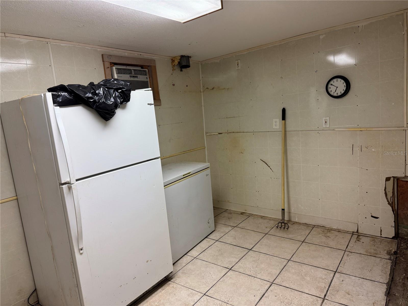 LINCOLN PARK - Commercial Sale