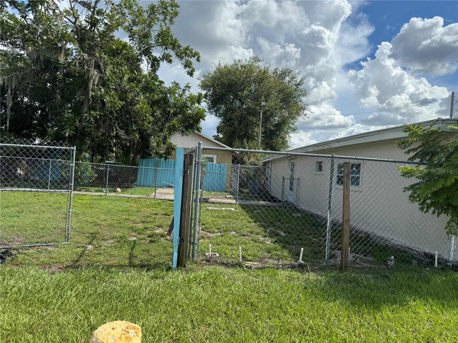 LINCOLN PARK - Commercial Sale
