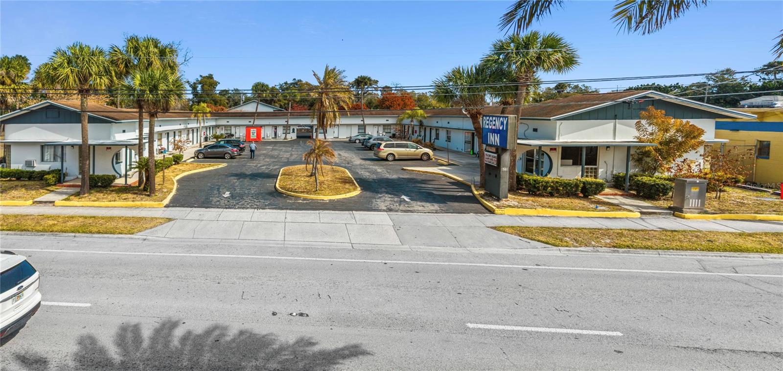 KINGSTON - Commercial Sale