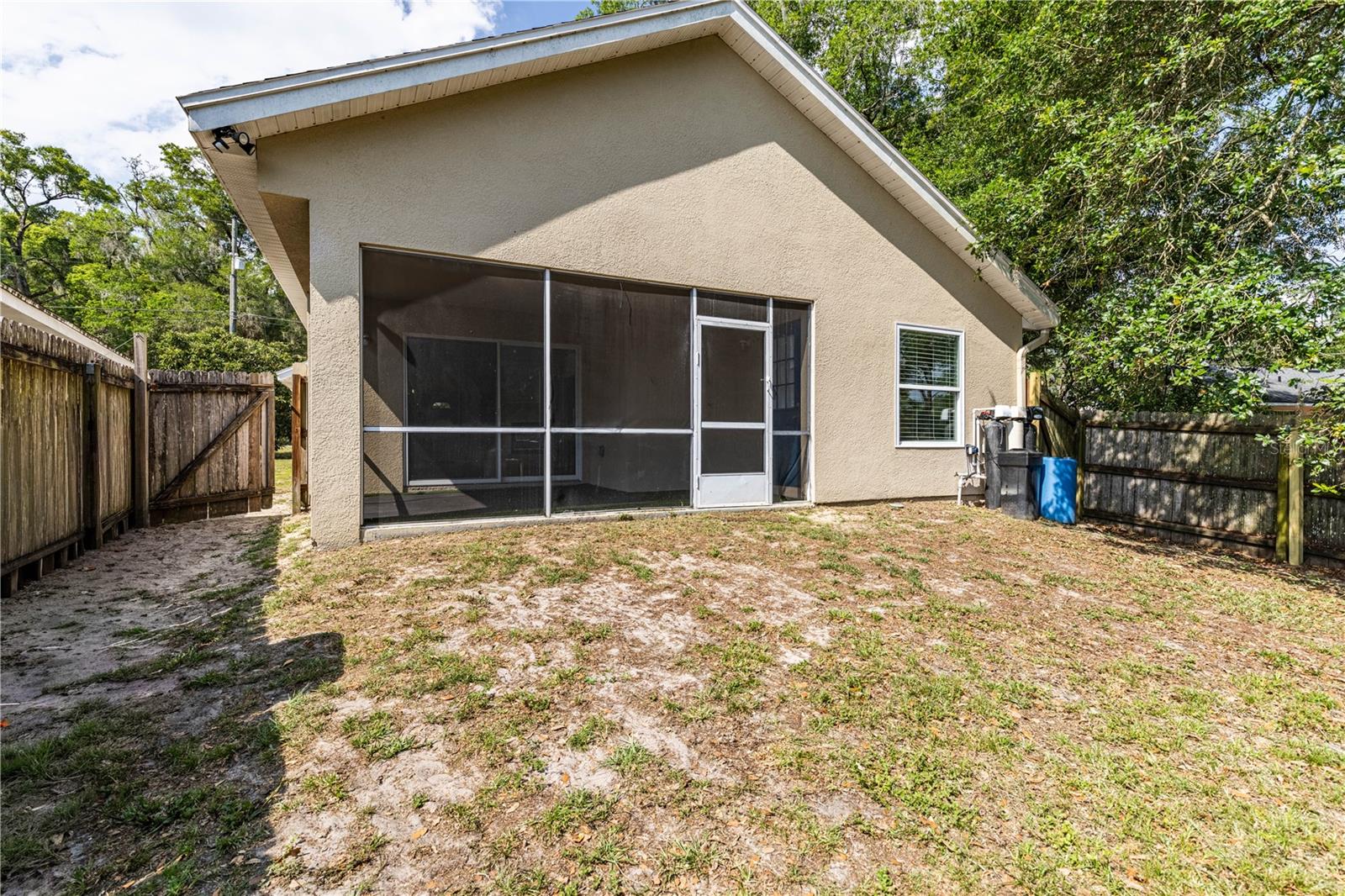 MOUNT PLYMOUTH - Residential