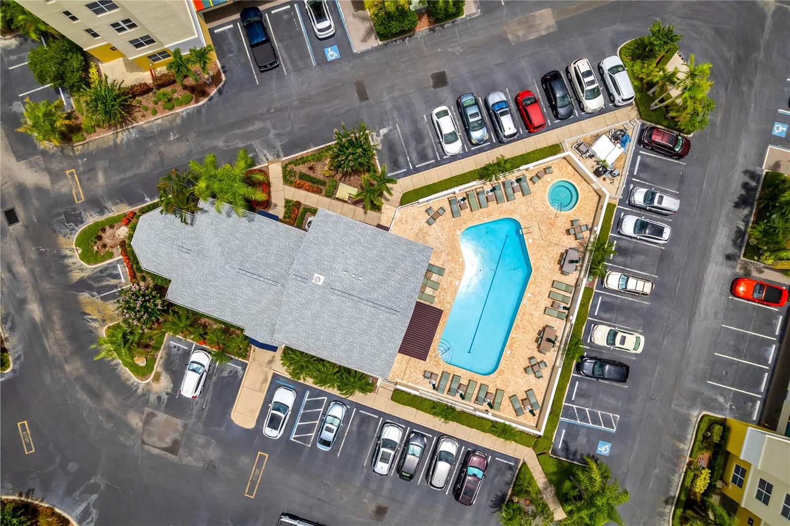 COUNTRY CLUB CONDO AT EAST BAY - Residential
