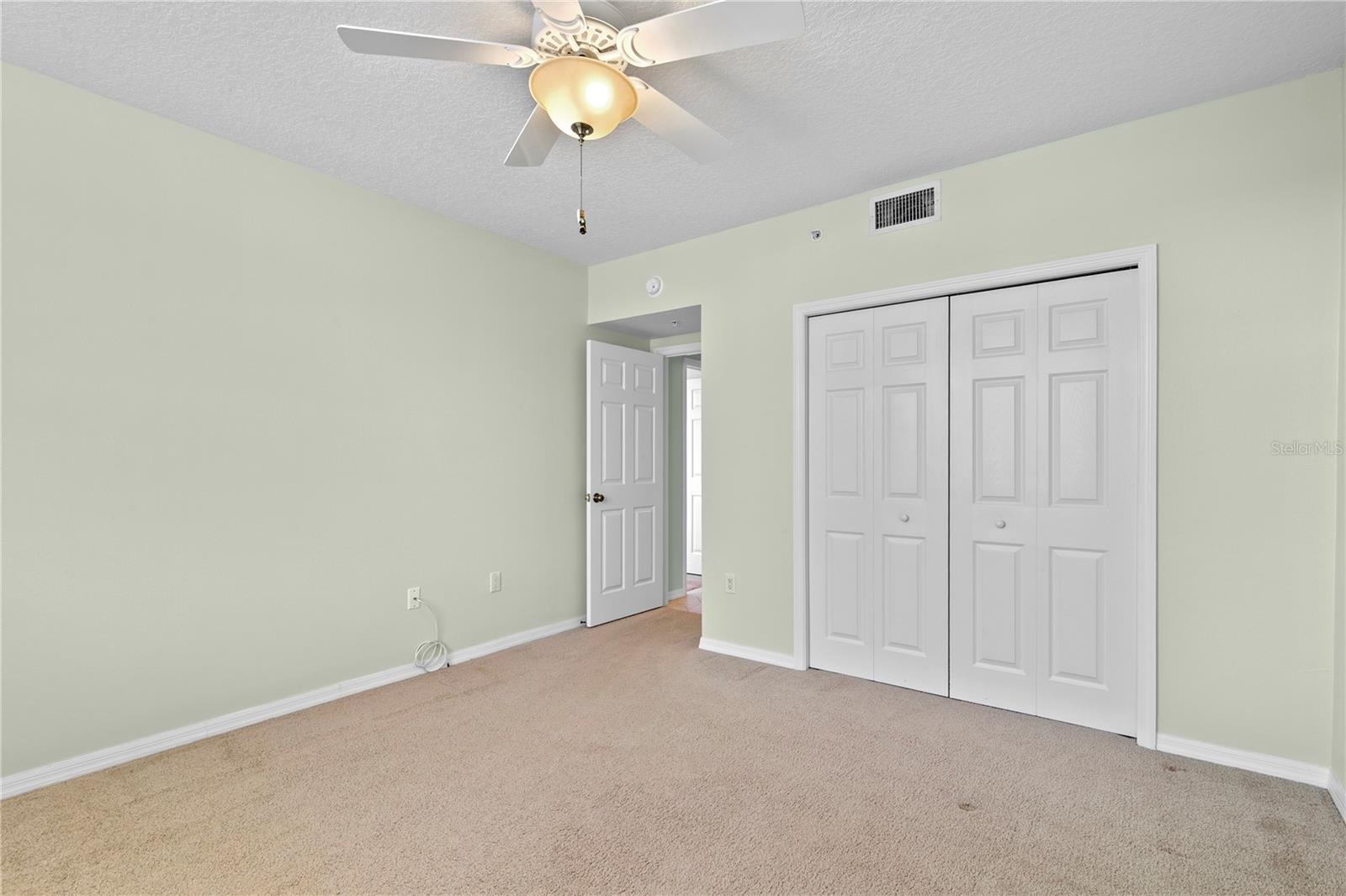 COUNTRY CLUB CONDO AT EAST BAY - Residential