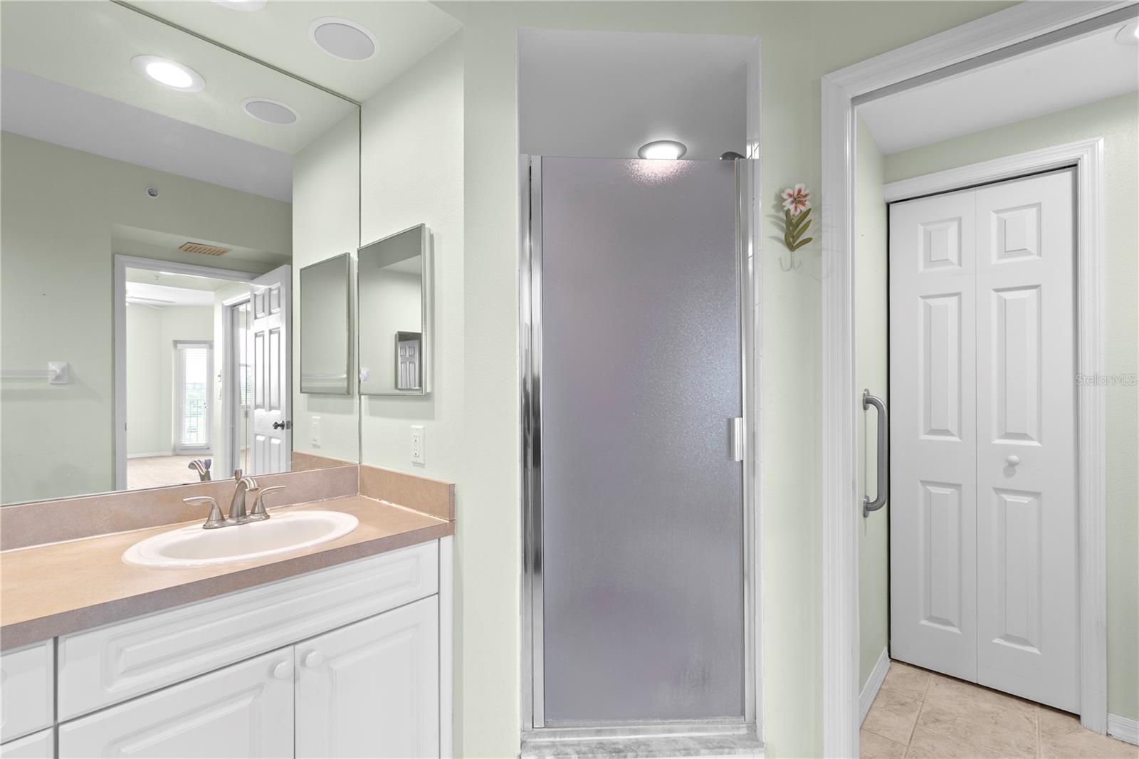 COUNTRY CLUB CONDO AT EAST BAY - Residential