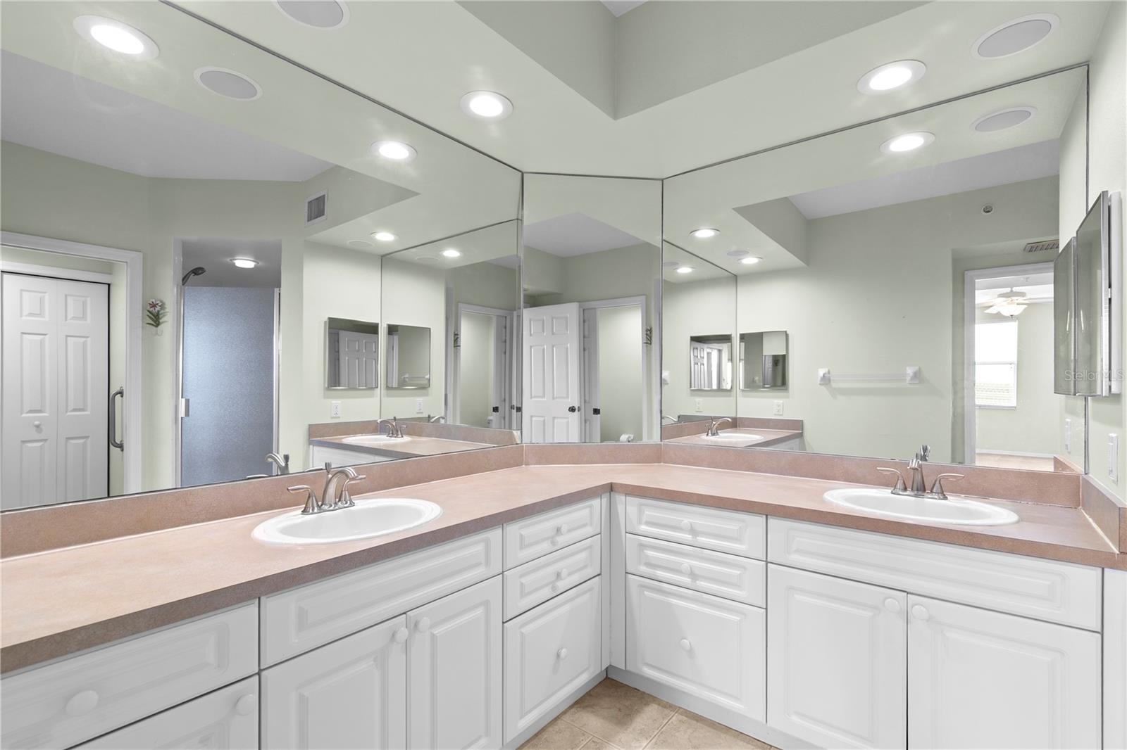 COUNTRY CLUB CONDO AT EAST BAY - Residential