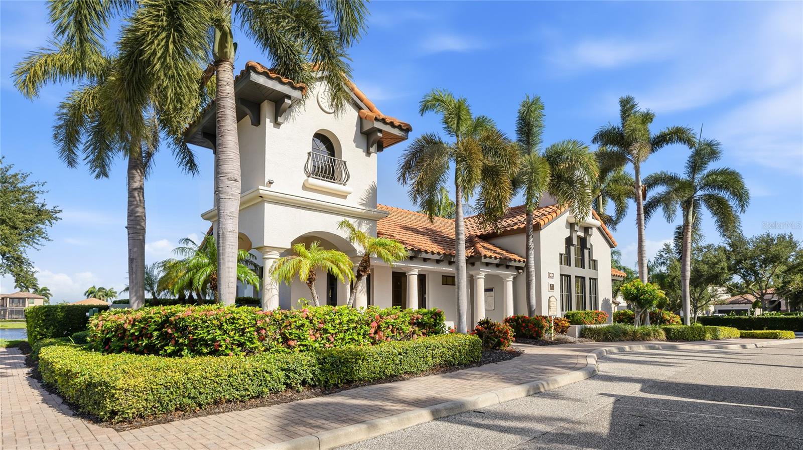 LEGENDS BAY - Residential
