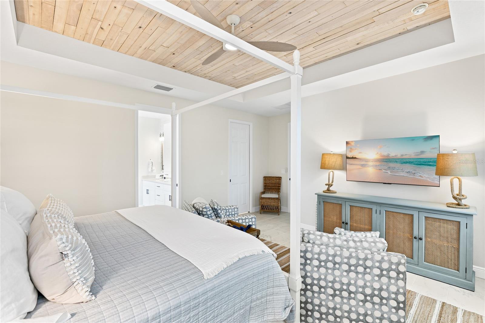 LEGENDS BAY - Residential