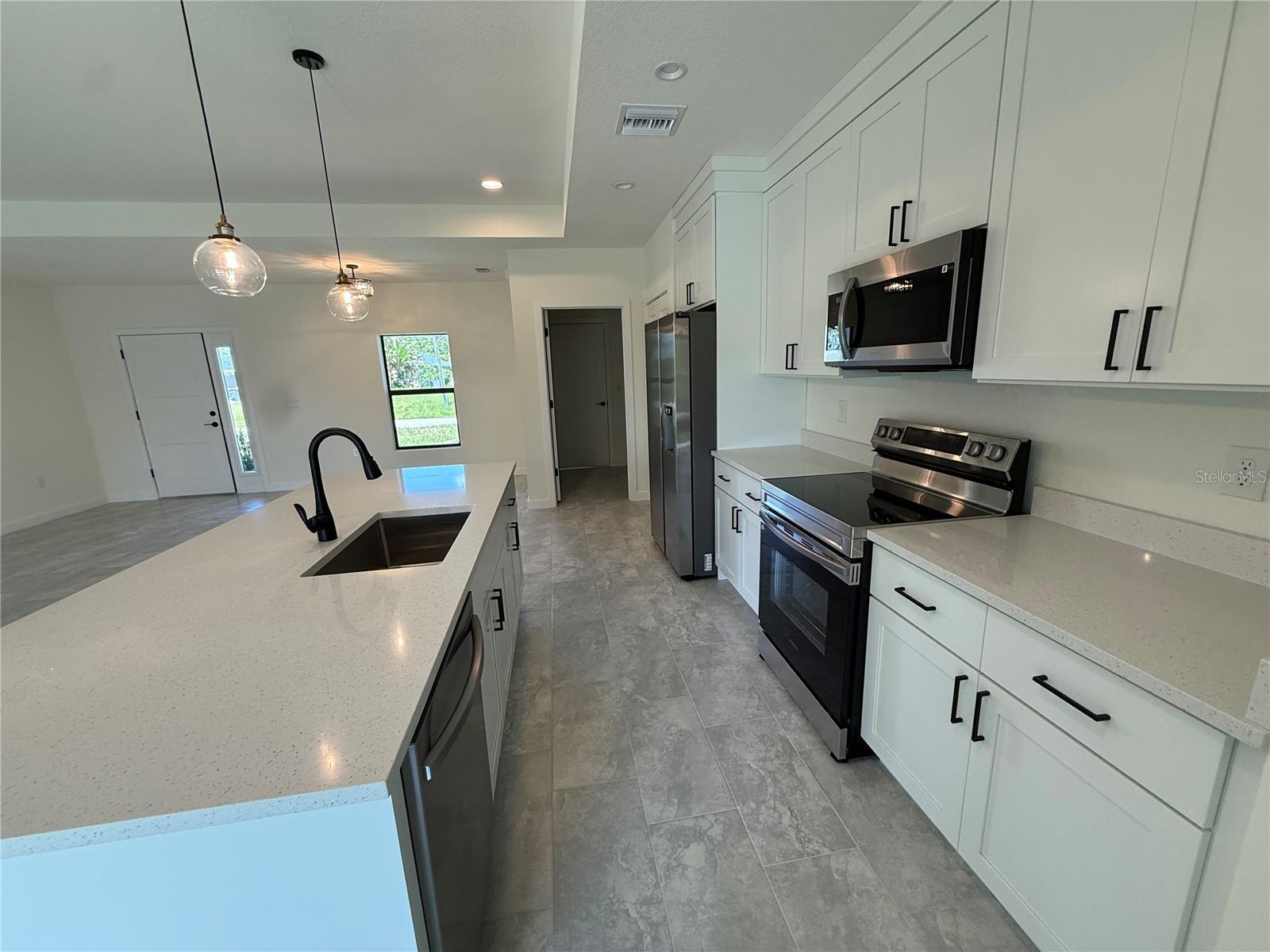 PORT CHARLOTTE SUB 02 - Residential Lease