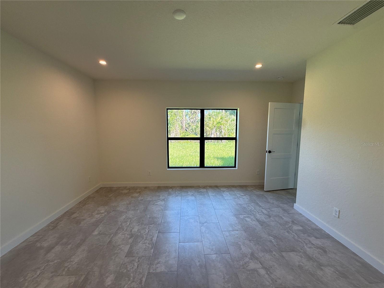 PORT CHARLOTTE SUB 02 - Residential Lease