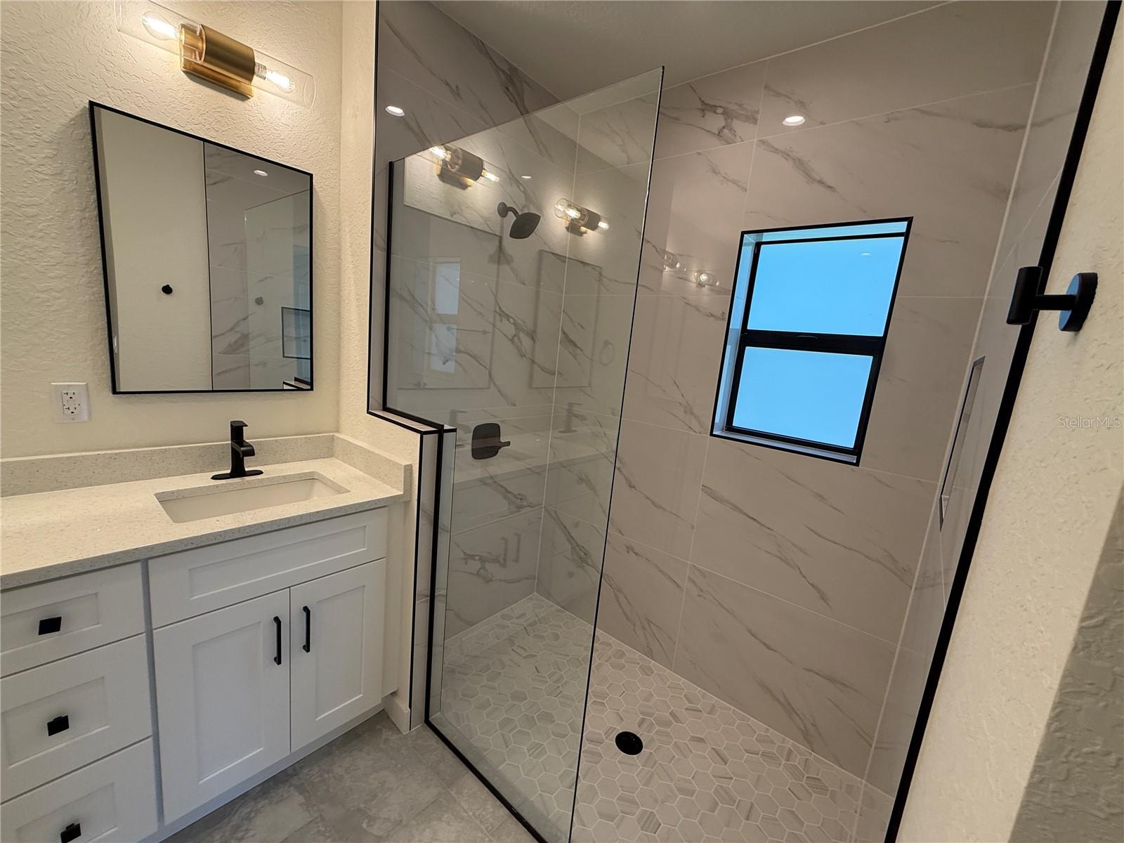 PORT CHARLOTTE SUB 02 - Residential Lease