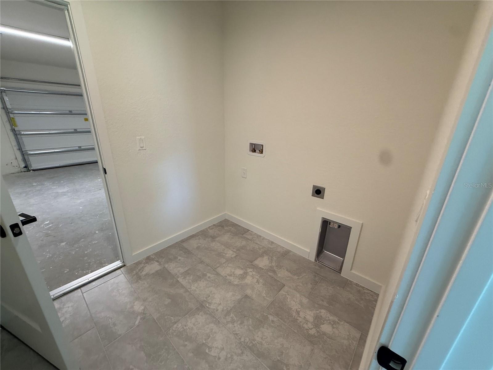 PORT CHARLOTTE SUB 02 - Residential Lease