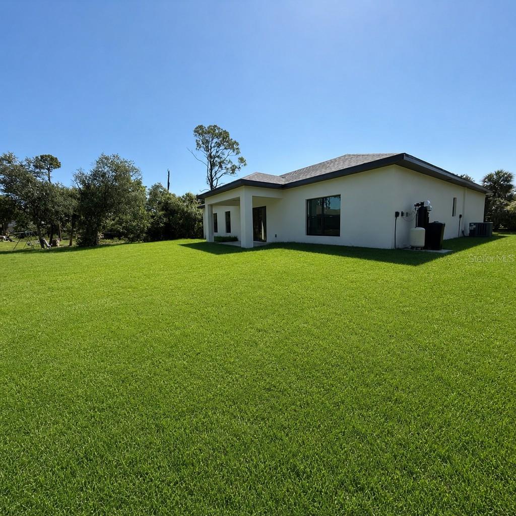 PORT CHARLOTTE SUB 02 - Residential Lease