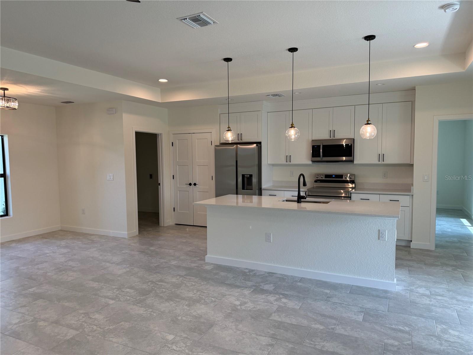 PORT CHARLOTTE SUB 02 - Residential Lease