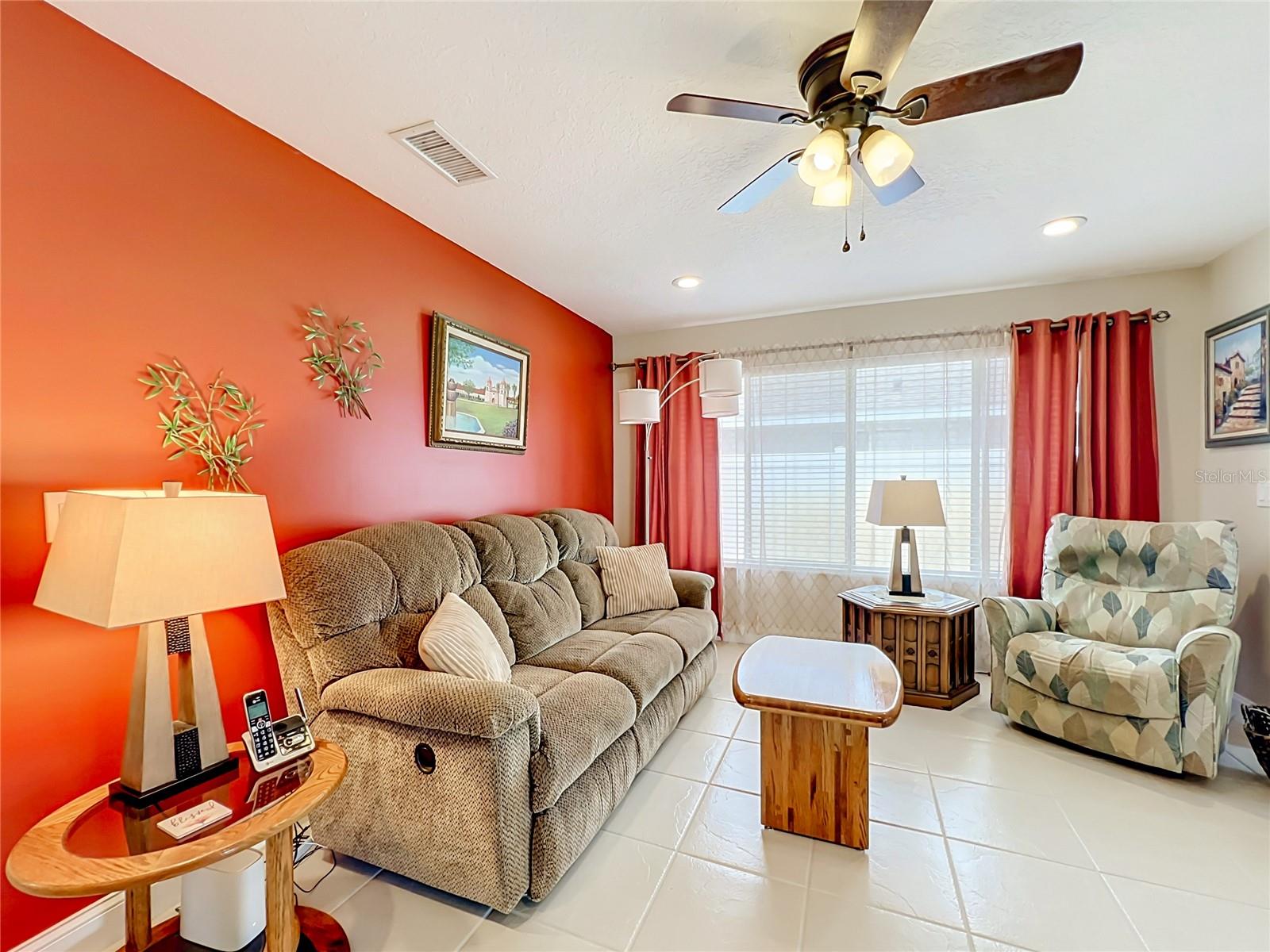 HOLIDAY SPGS/SUNTREE - Residential