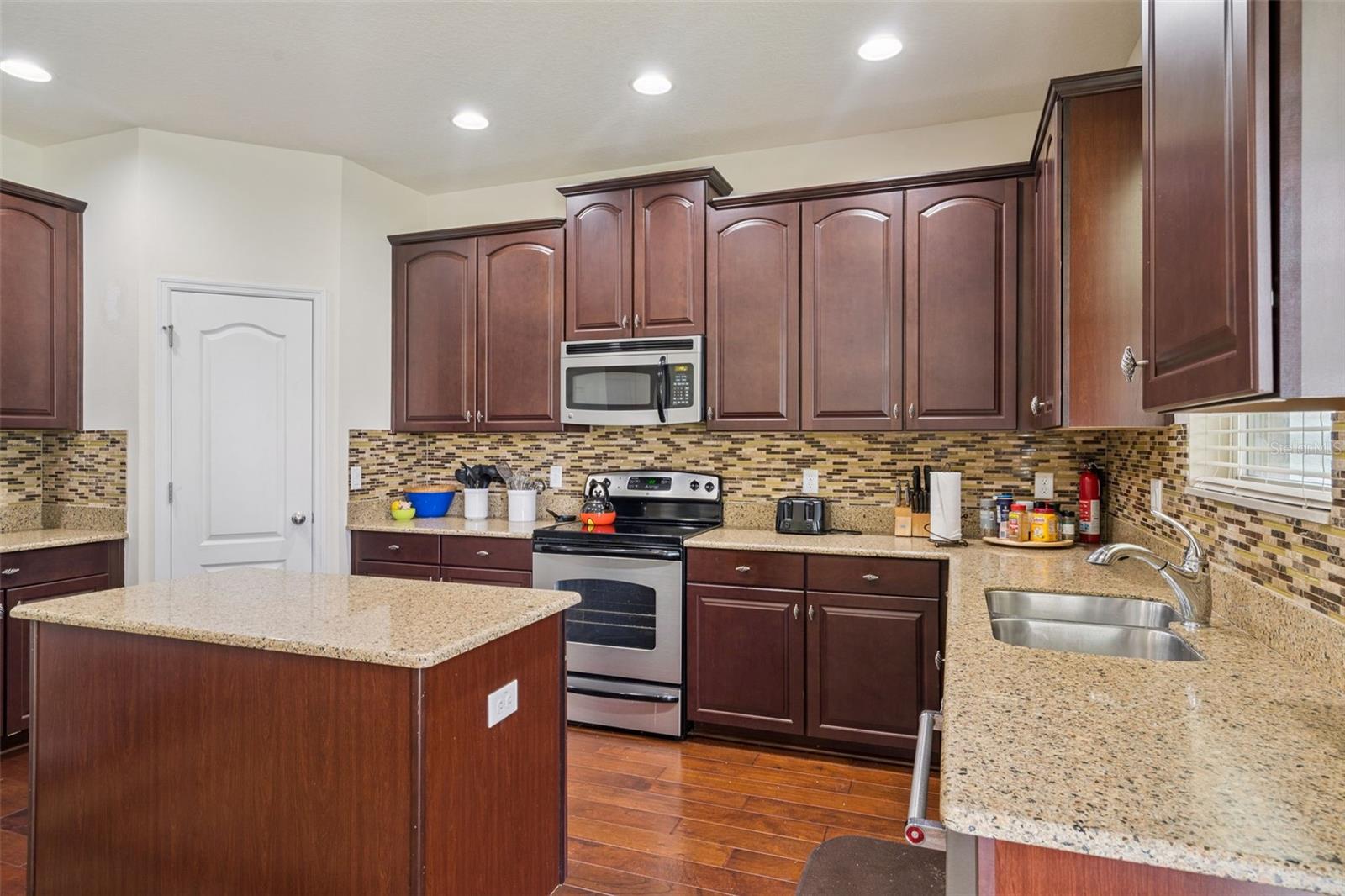 SIGNATURE LAKES PH 02 A B H I J - Residential