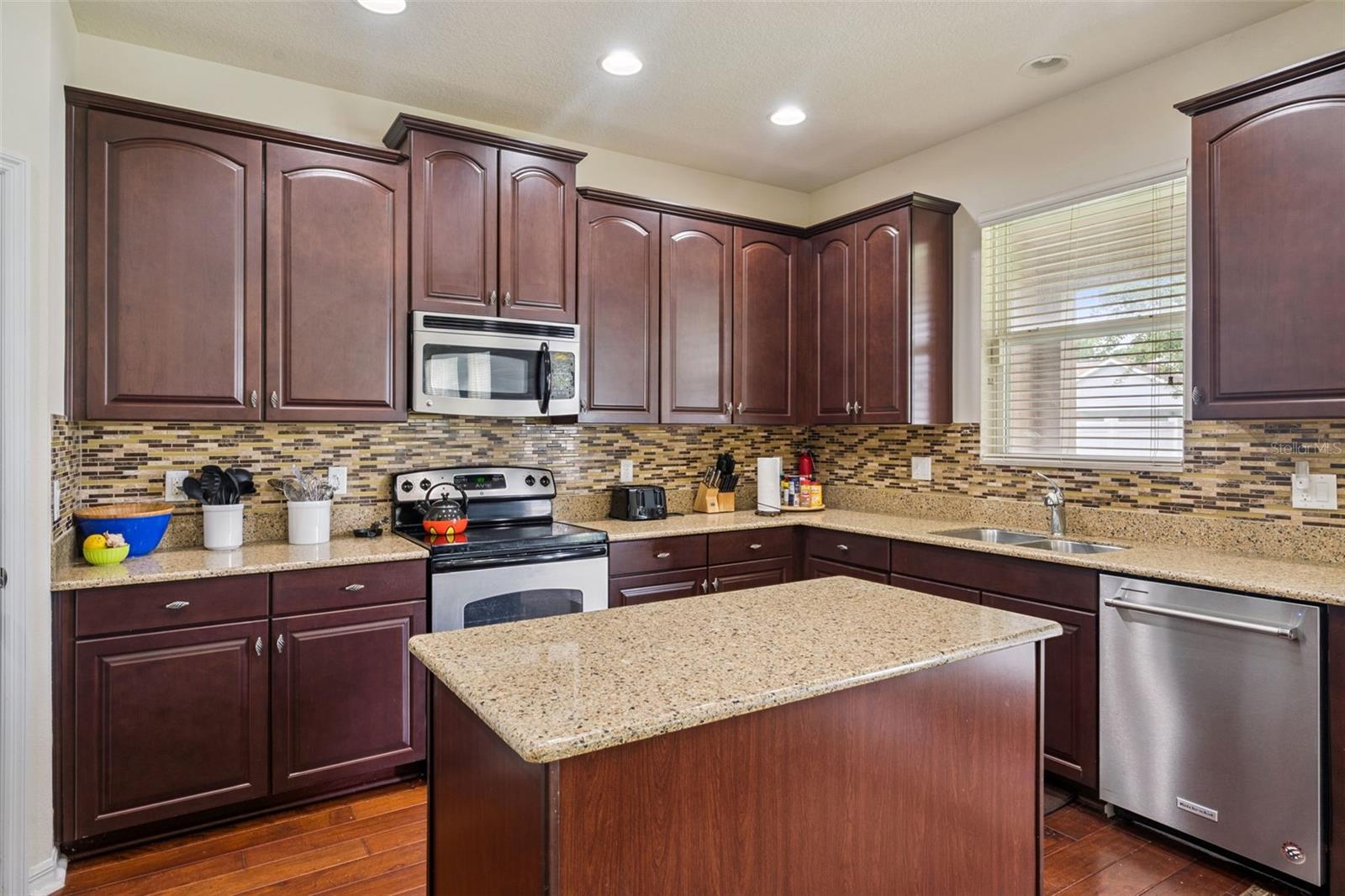 SIGNATURE LAKES PH 02 A B H I J - Residential