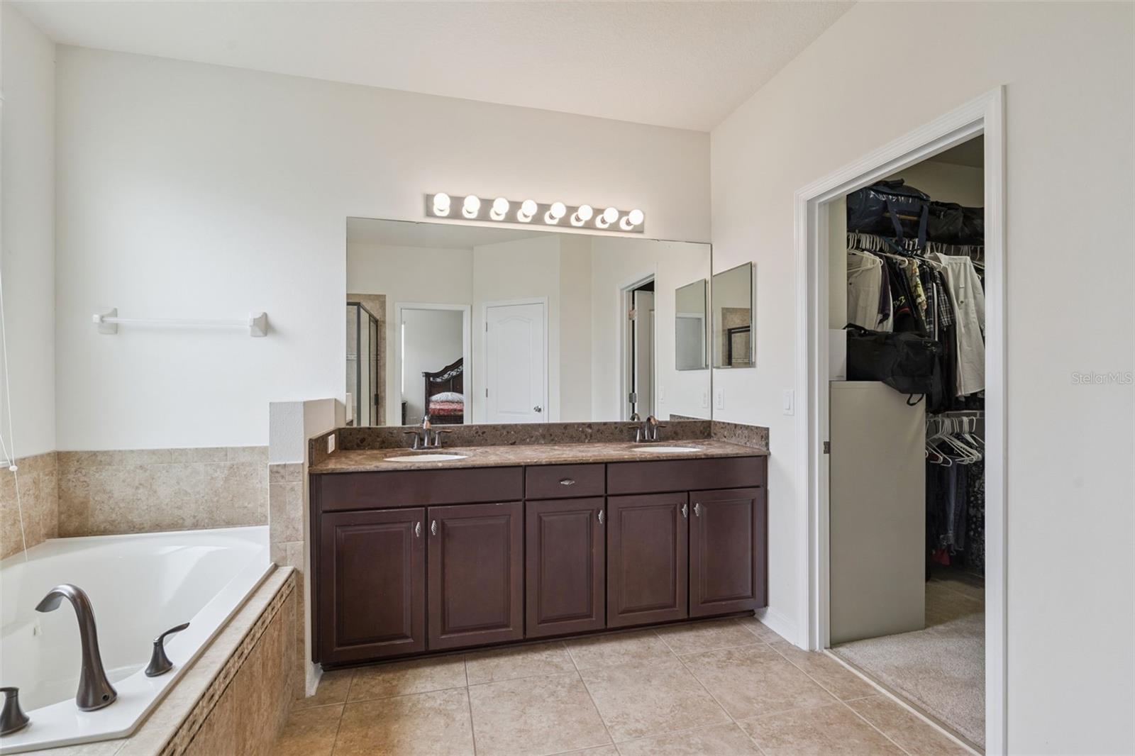 SIGNATURE LAKES PH 02 A B H I J - Residential