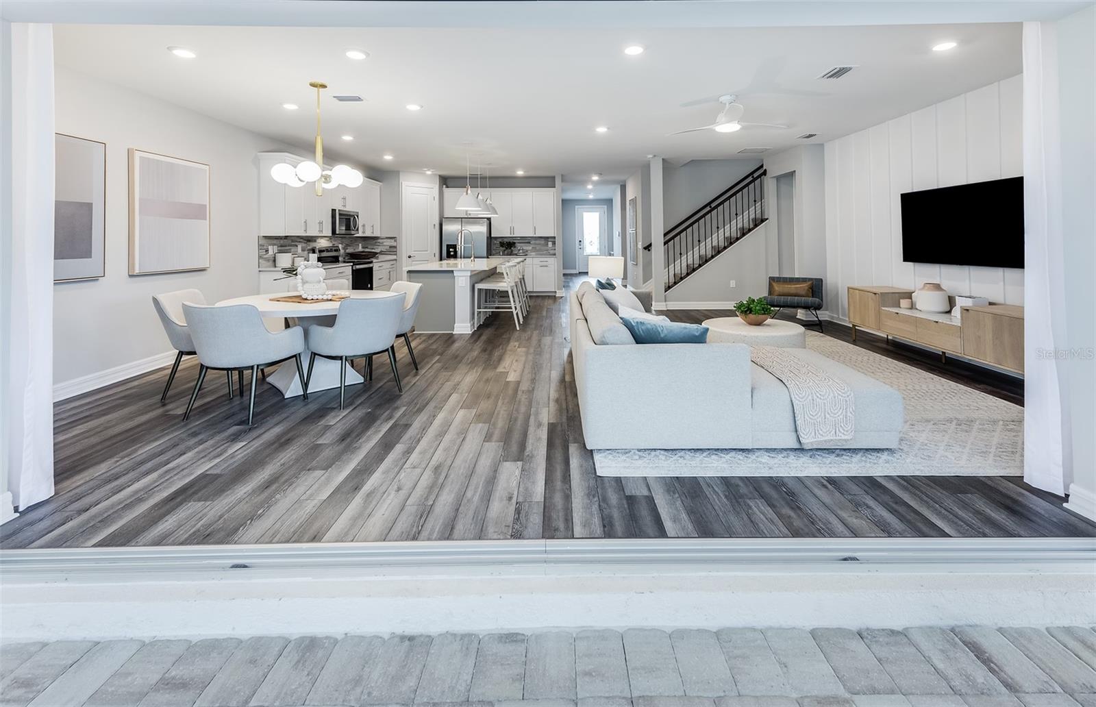 GRANDURA - Residential