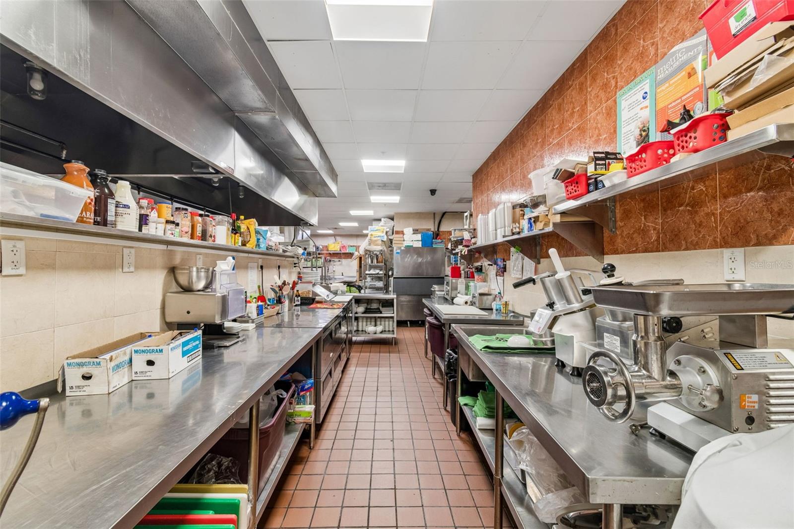 COMMERCIAL WAY COMMONS - Commercial Sale