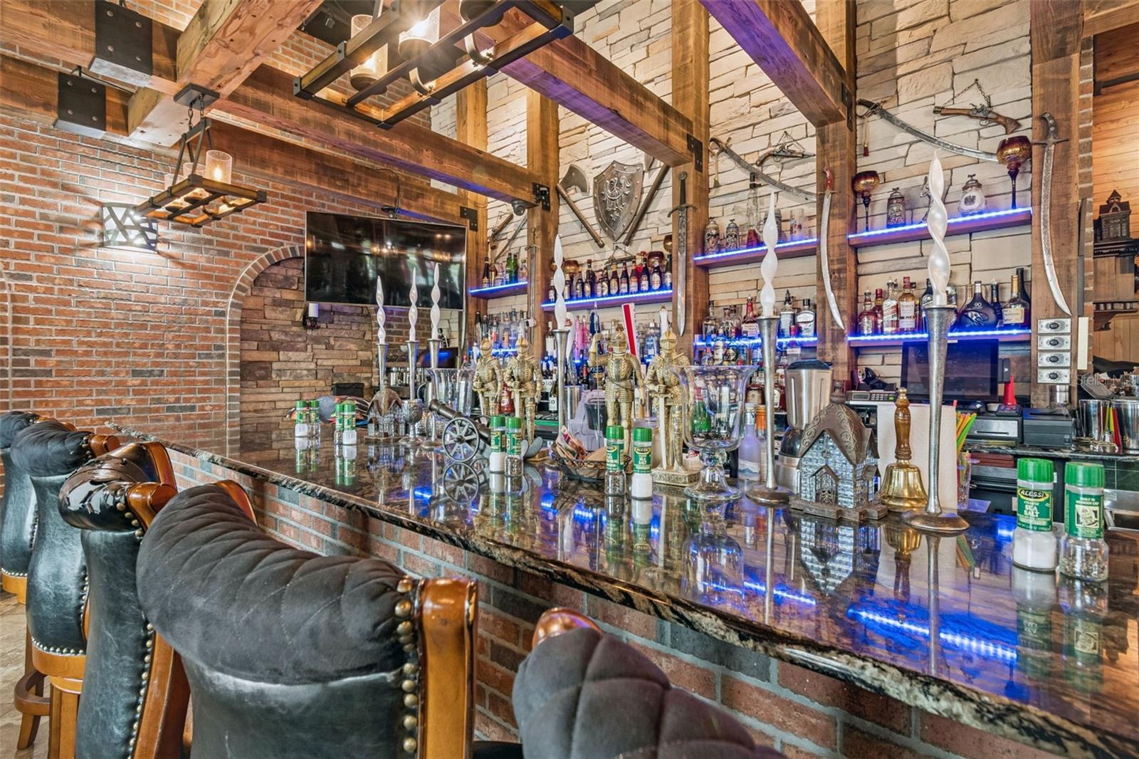 COMMERCIAL WAY COMMONS - Commercial Sale