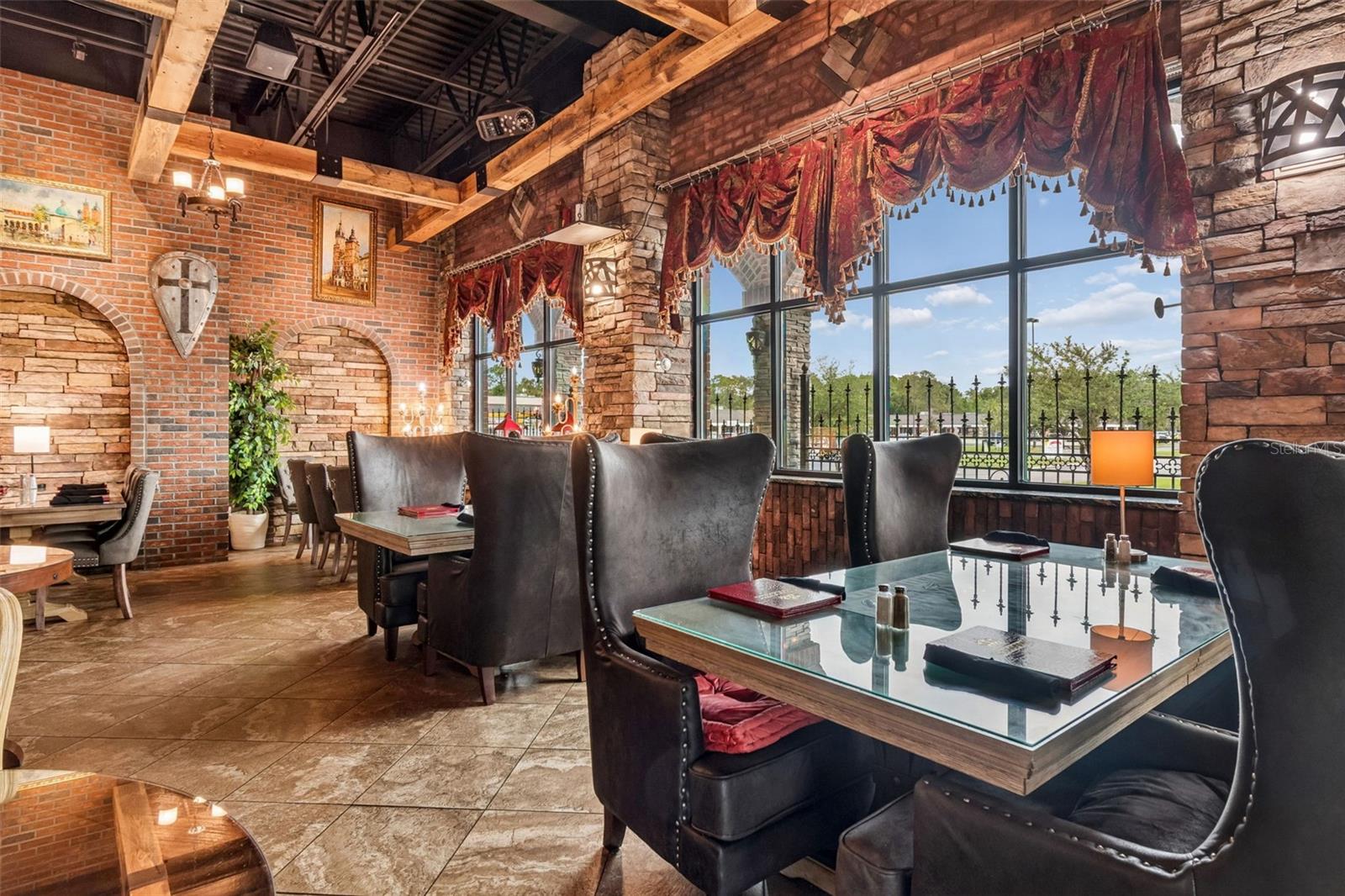 COMMERCIAL WAY COMMONS - Commercial Sale
