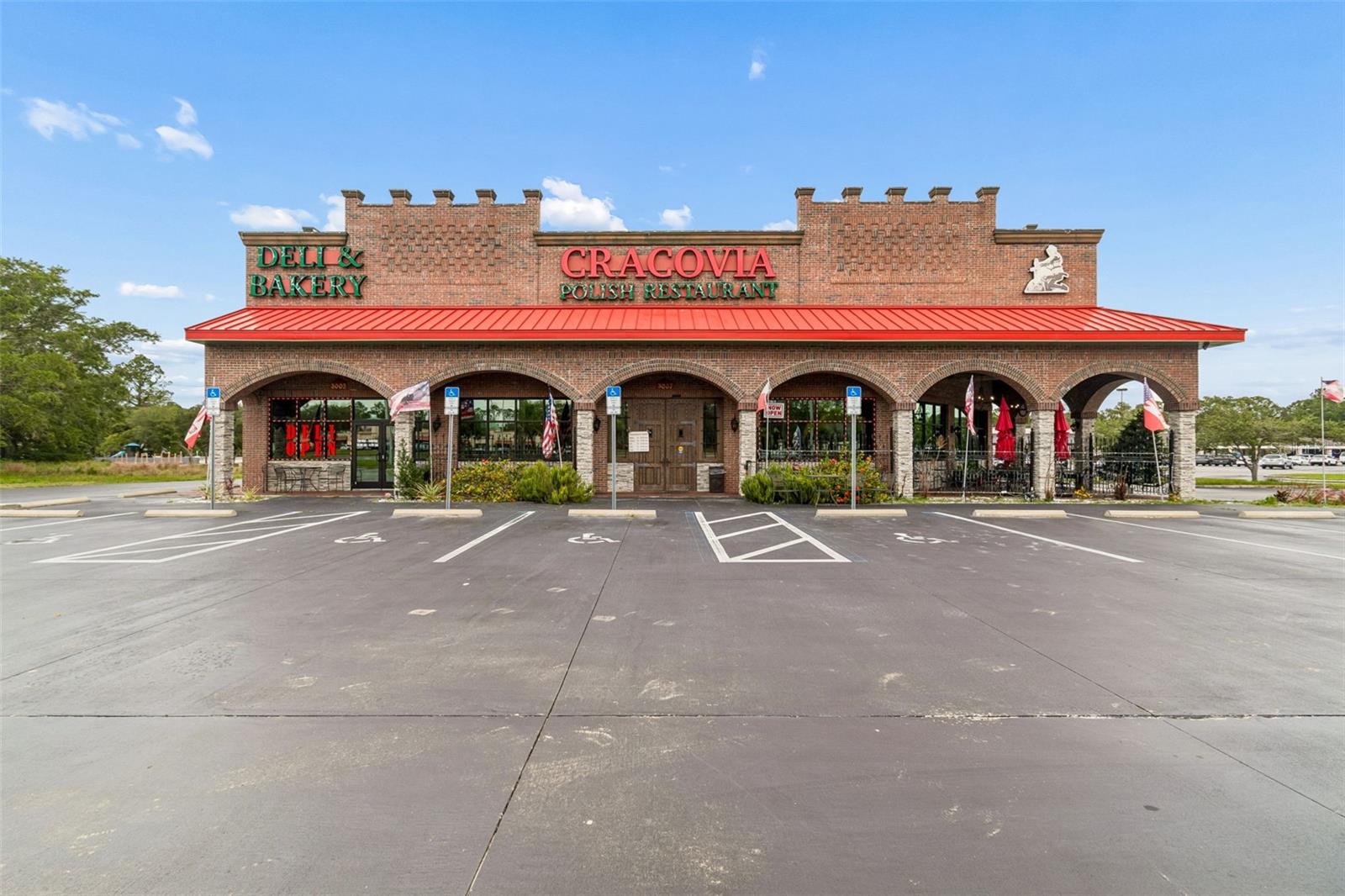 COMMERCIAL WAY COMMONS - Commercial Sale