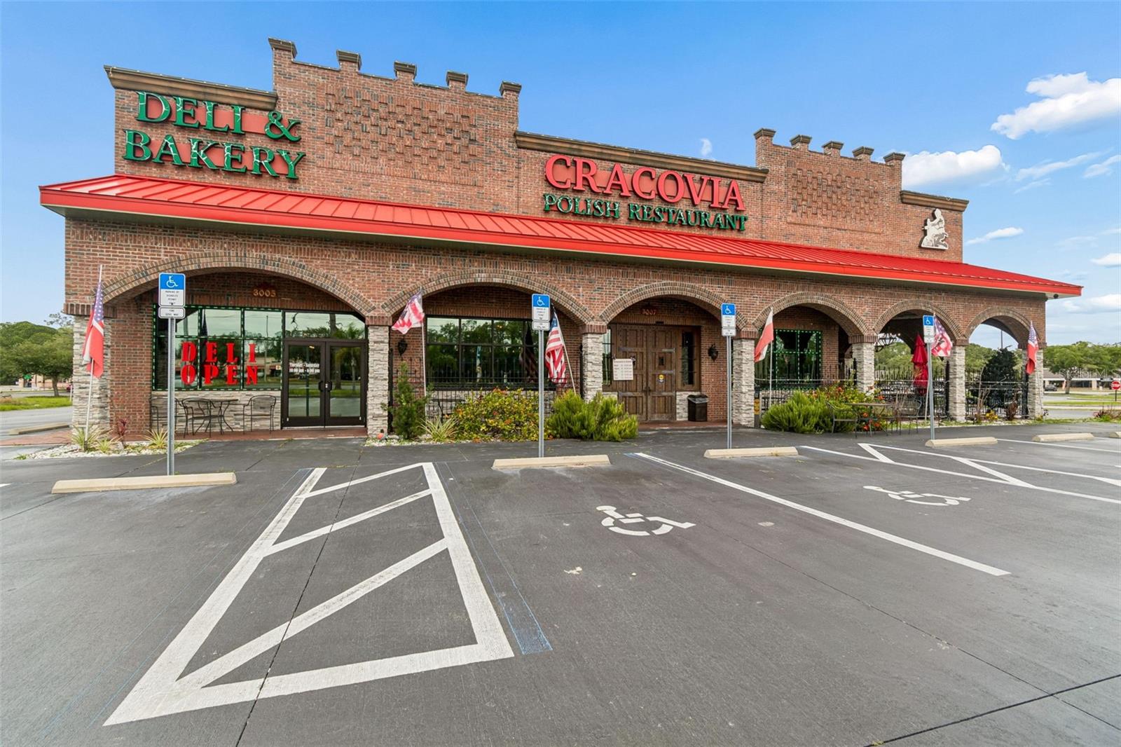 COMMERCIAL WAY COMMONS - Commercial Sale