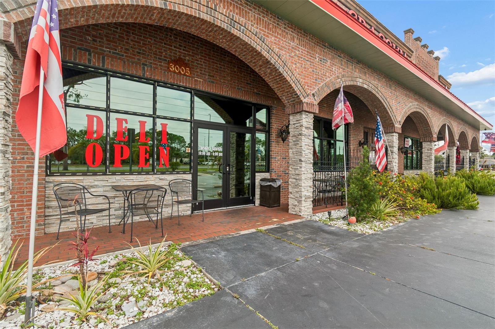 COMMERCIAL WAY COMMONS - Commercial Sale