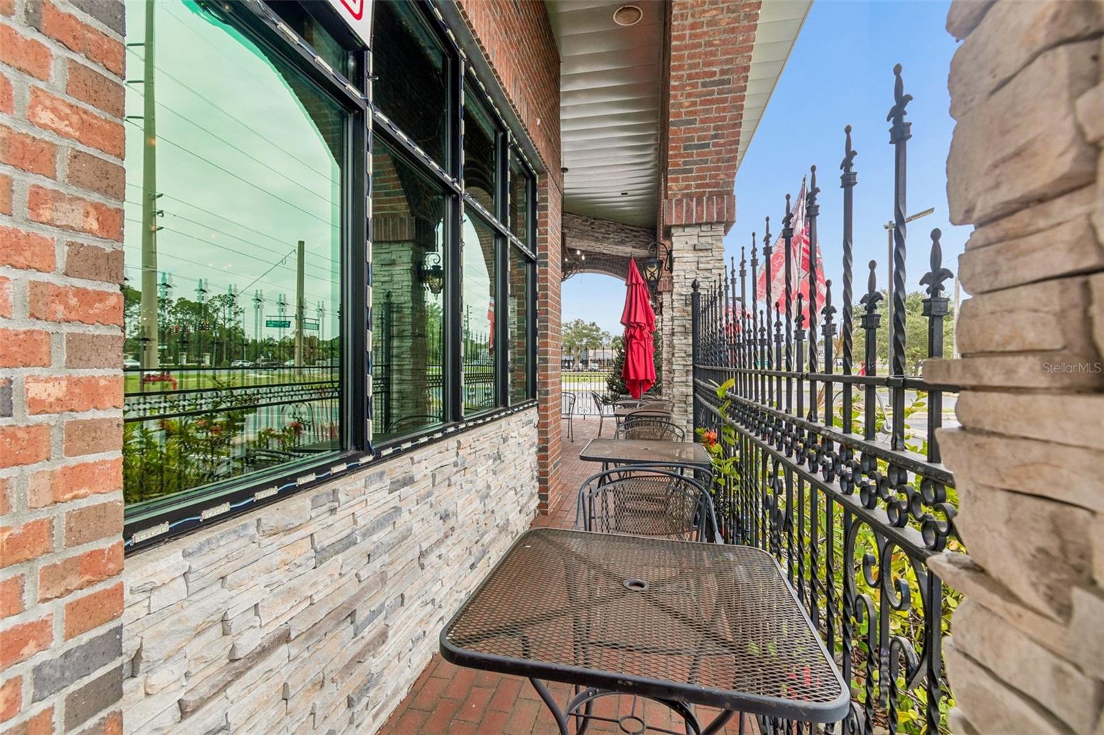 COMMERCIAL WAY COMMONS - Commercial Sale
