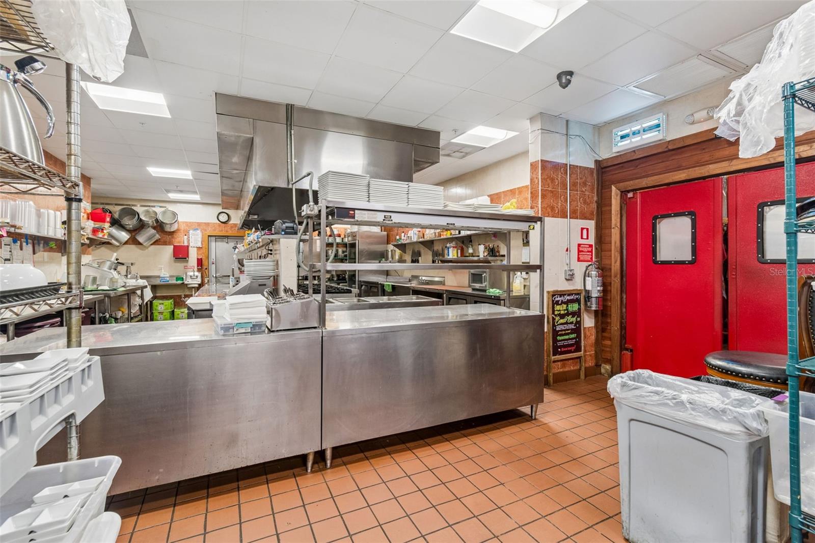 COMMERCIAL WAY COMMONS - Commercial Sale