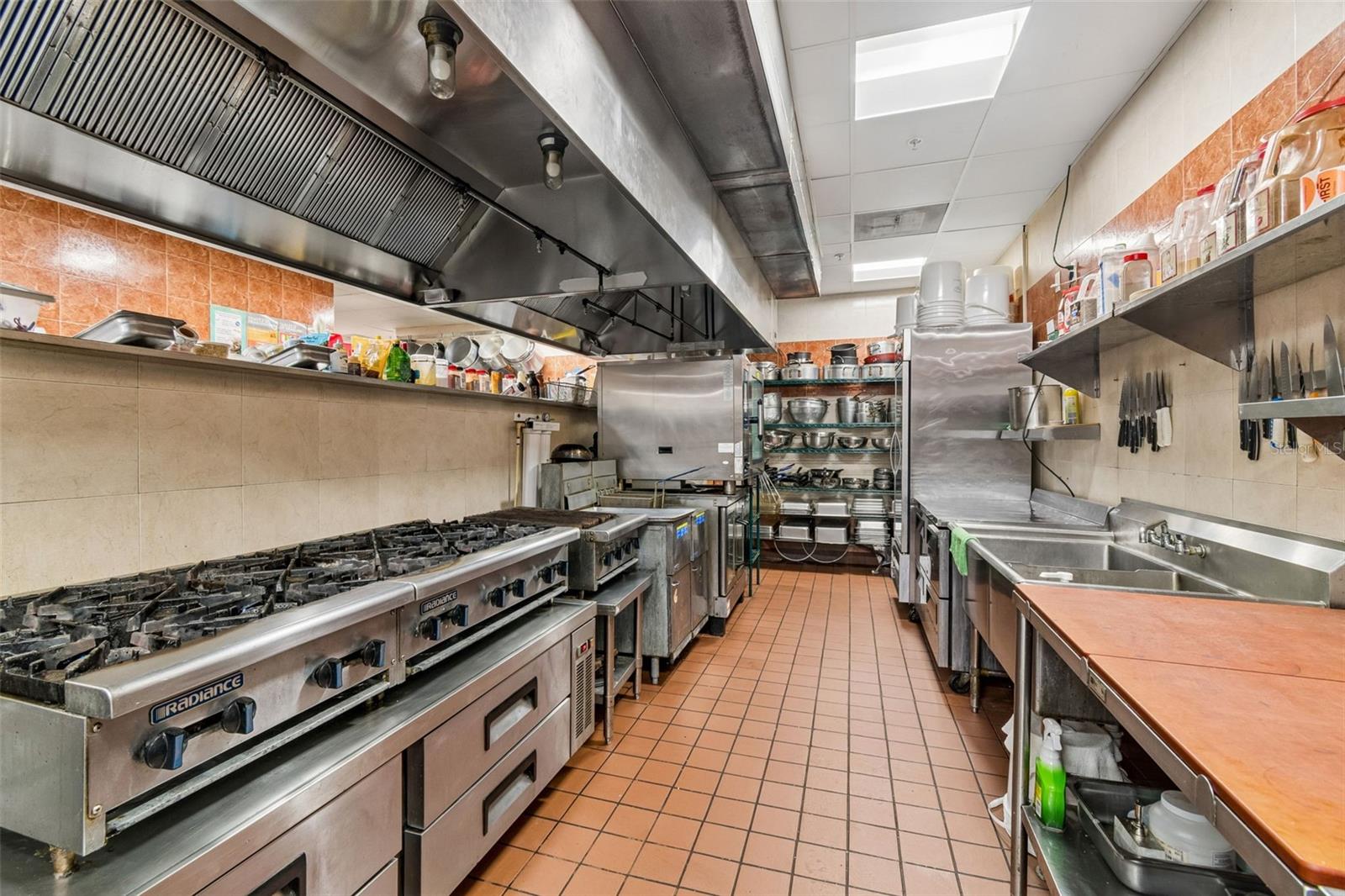 COMMERCIAL WAY COMMONS - Commercial Sale