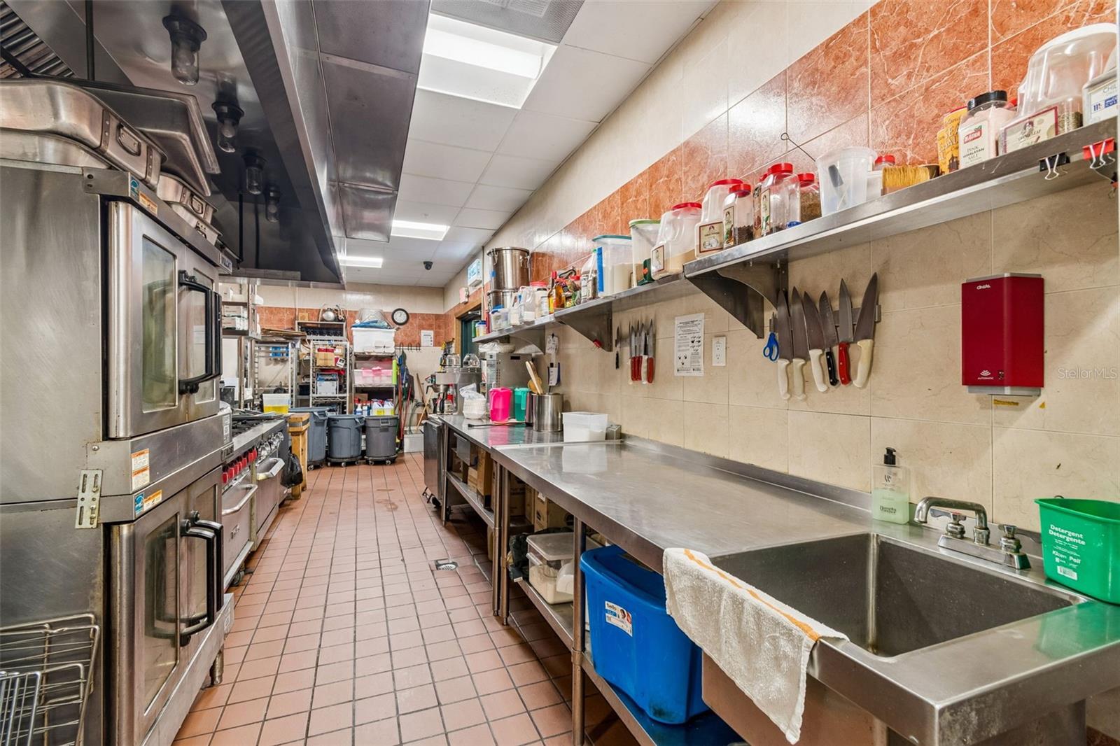 COMMERCIAL WAY COMMONS - Commercial Sale
