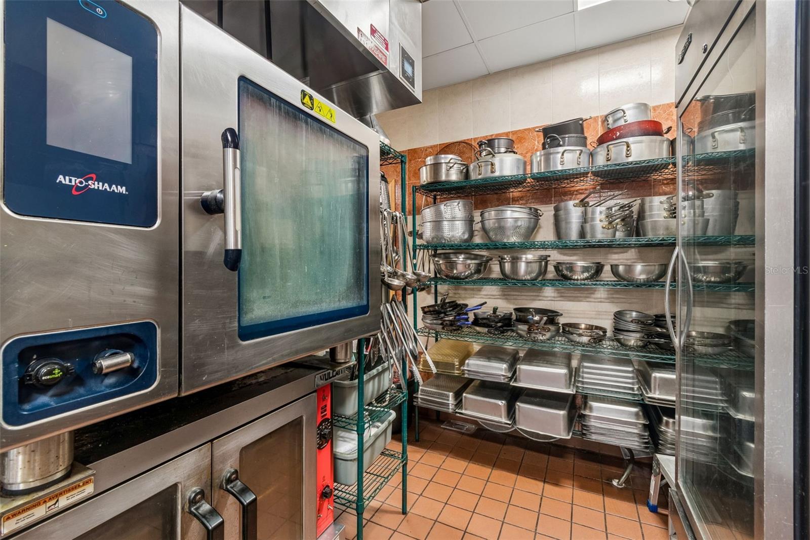 COMMERCIAL WAY COMMONS - Commercial Sale