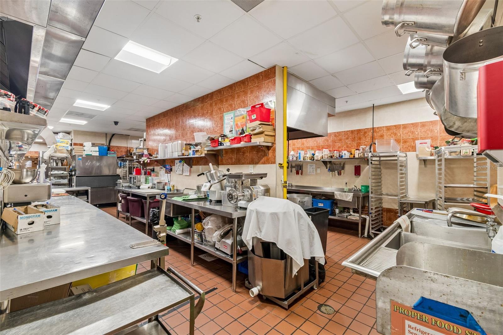 COMMERCIAL WAY COMMONS - Commercial Sale