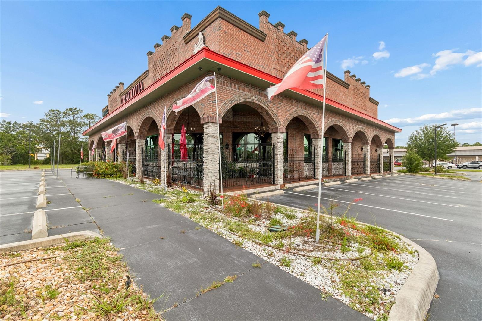 COMMERCIAL WAY COMMONS - Commercial Sale
