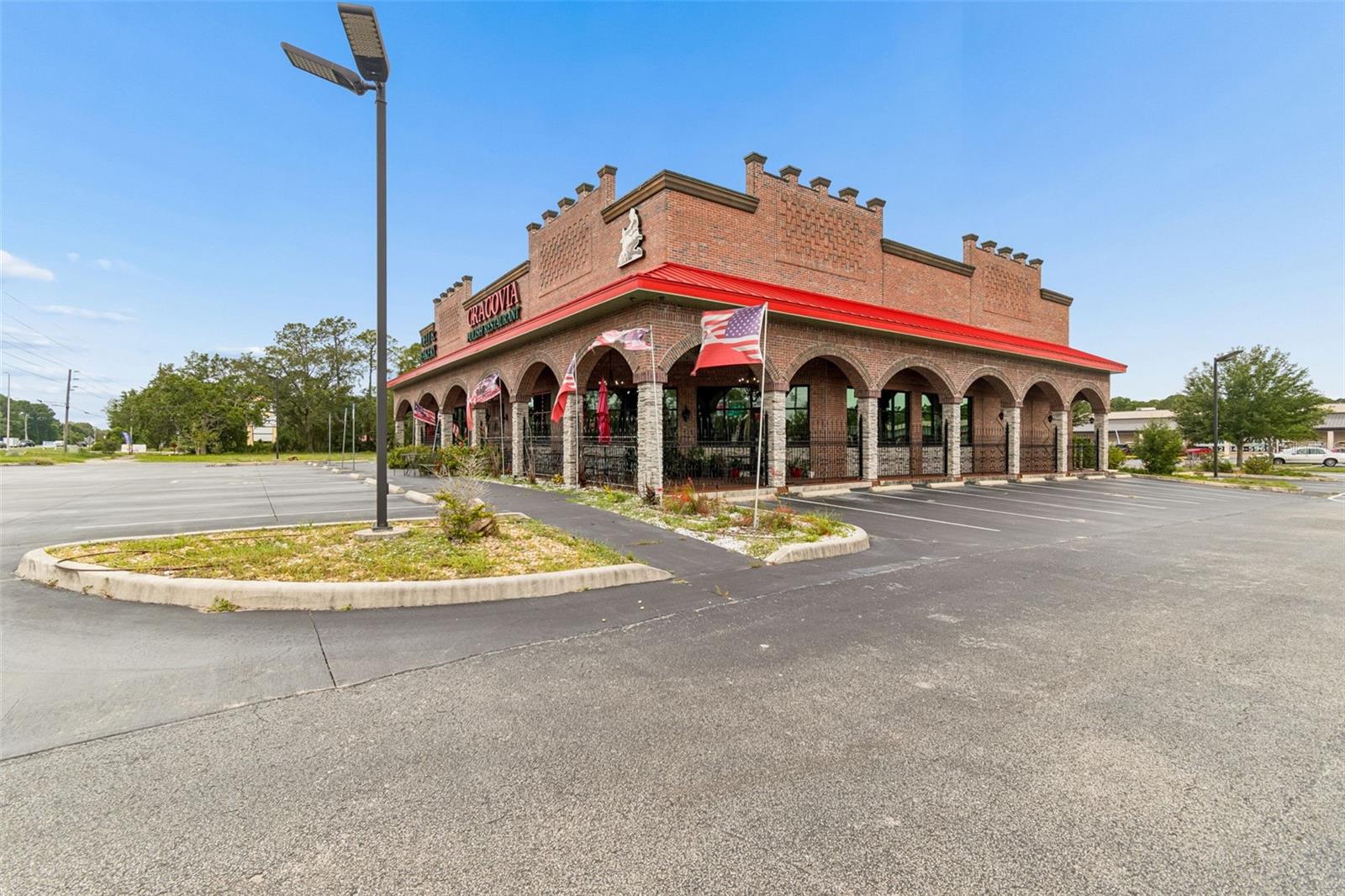 COMMERCIAL WAY COMMONS - Commercial Sale