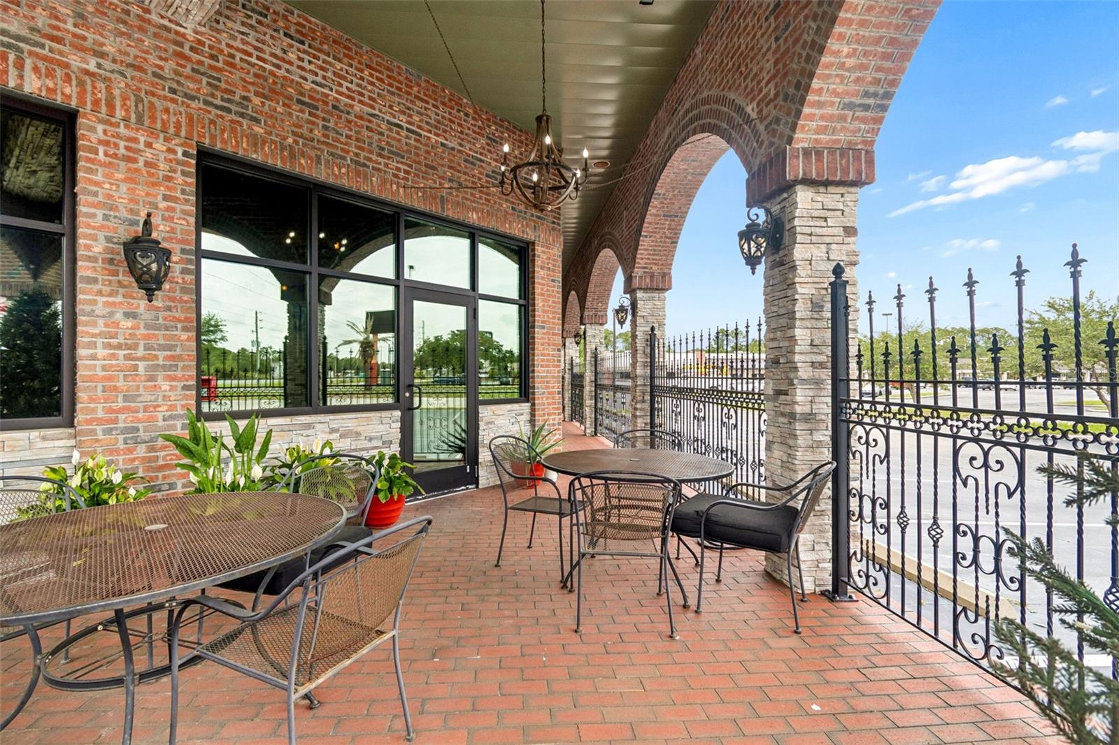 COMMERCIAL WAY COMMONS - Commercial Sale