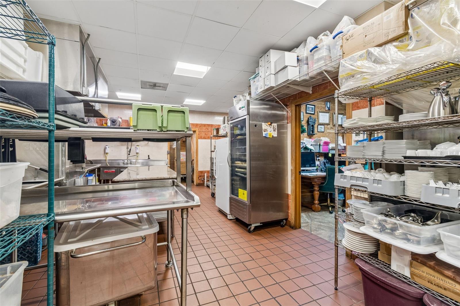 COMMERCIAL WAY COMMONS - Commercial Sale