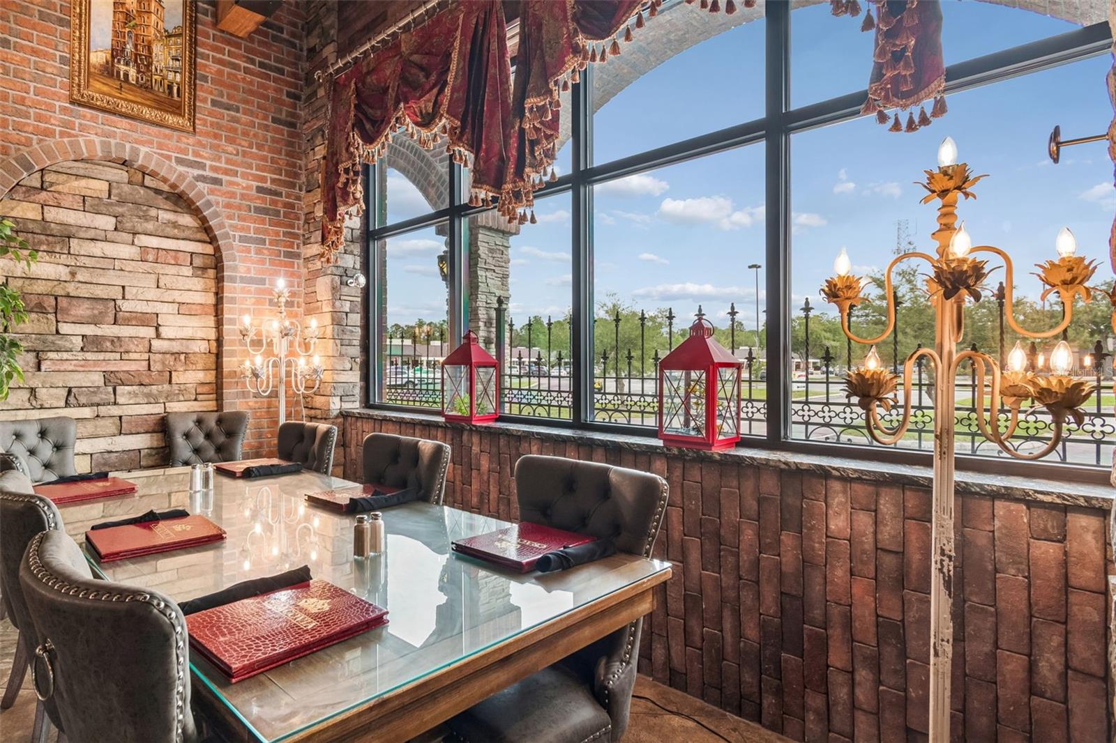 COMMERCIAL WAY COMMONS - Commercial Sale