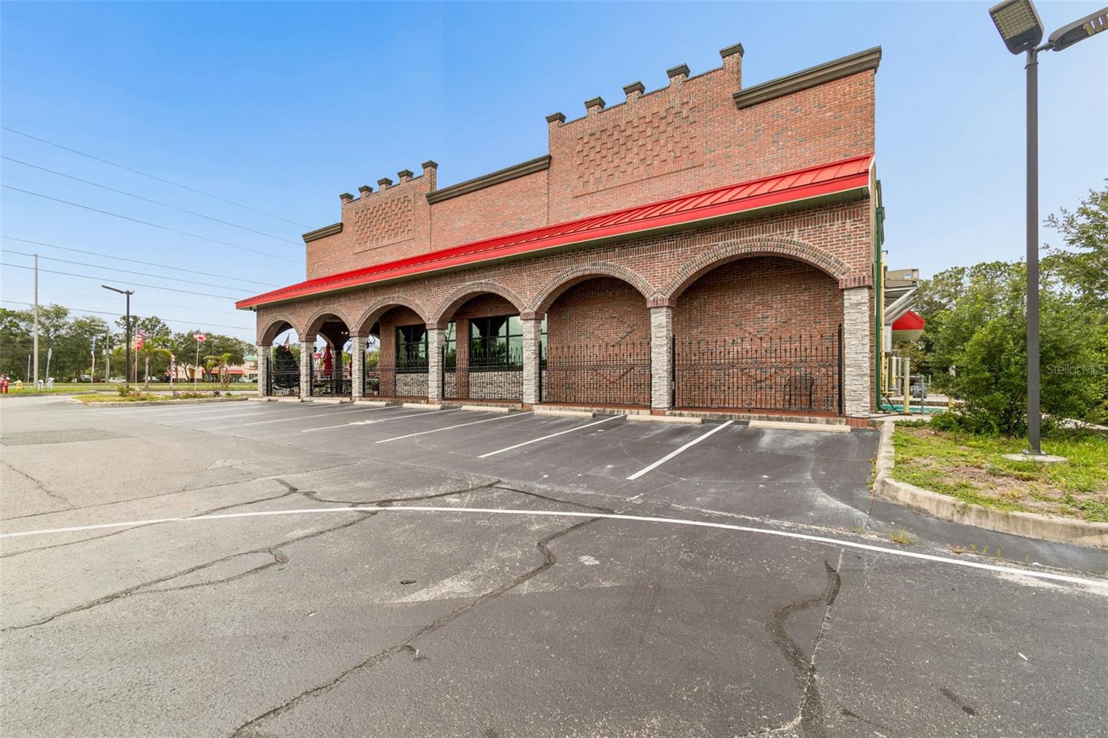 COMMERCIAL WAY COMMONS - Commercial Sale