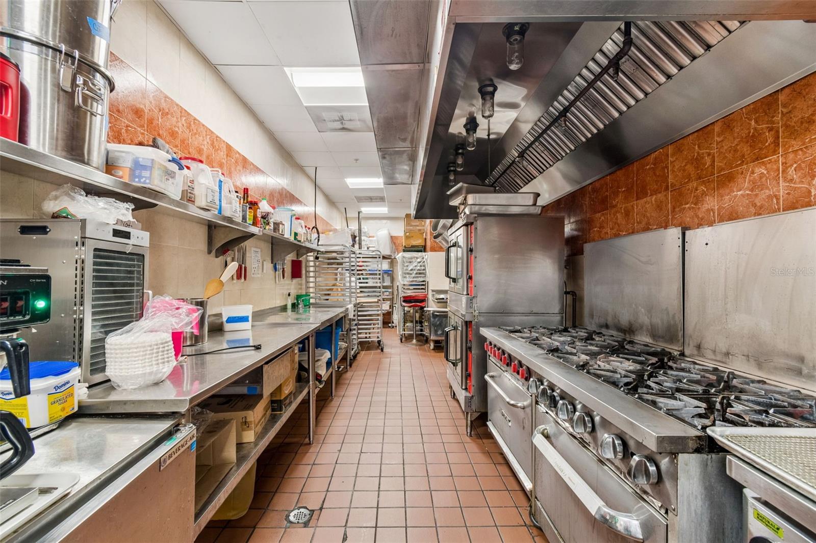 COMMERCIAL WAY COMMONS - Commercial Sale