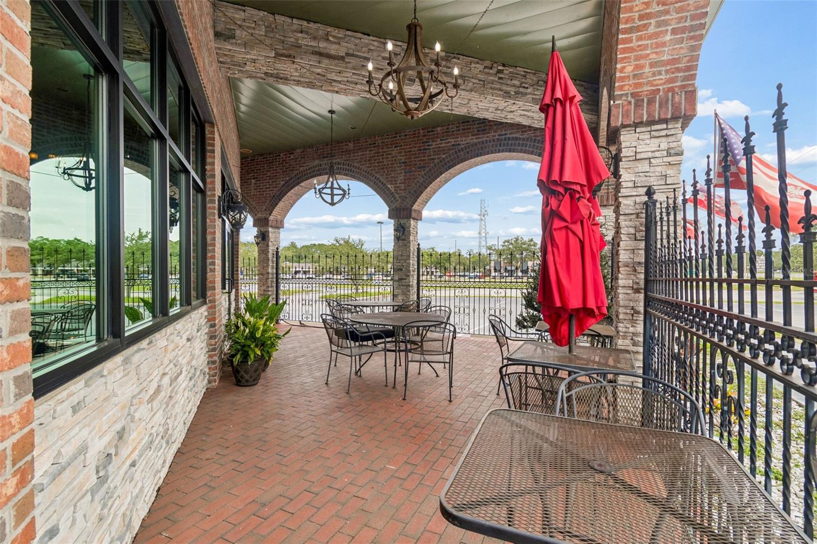 COMMERCIAL WAY COMMONS - Commercial Sale