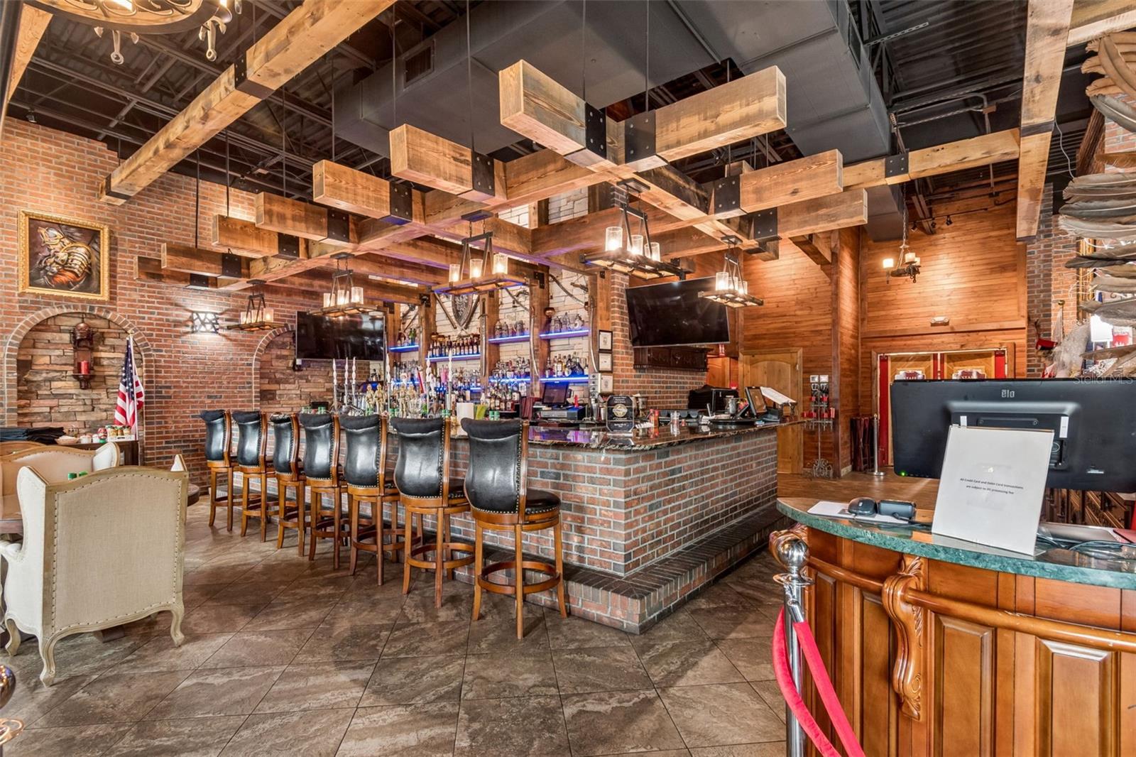 COMMERCIAL WAY COMMONS - Commercial Sale