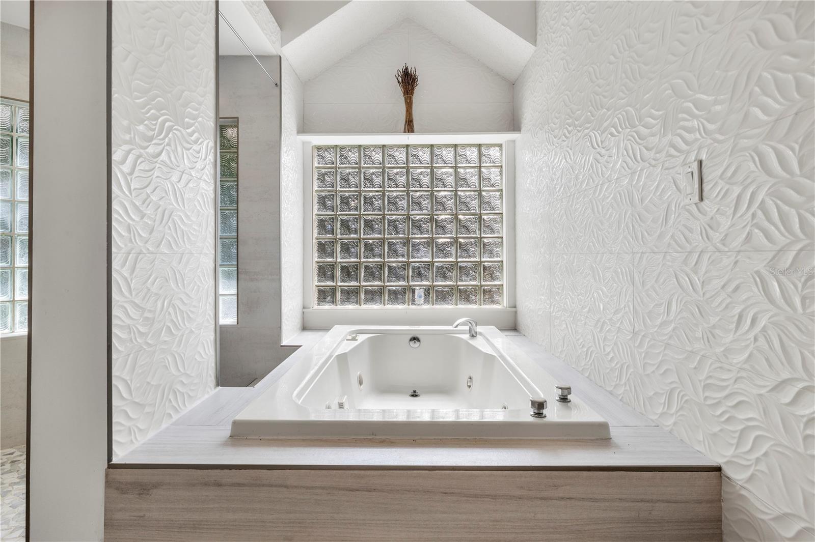SEASIDE SANCTUARY - Residential