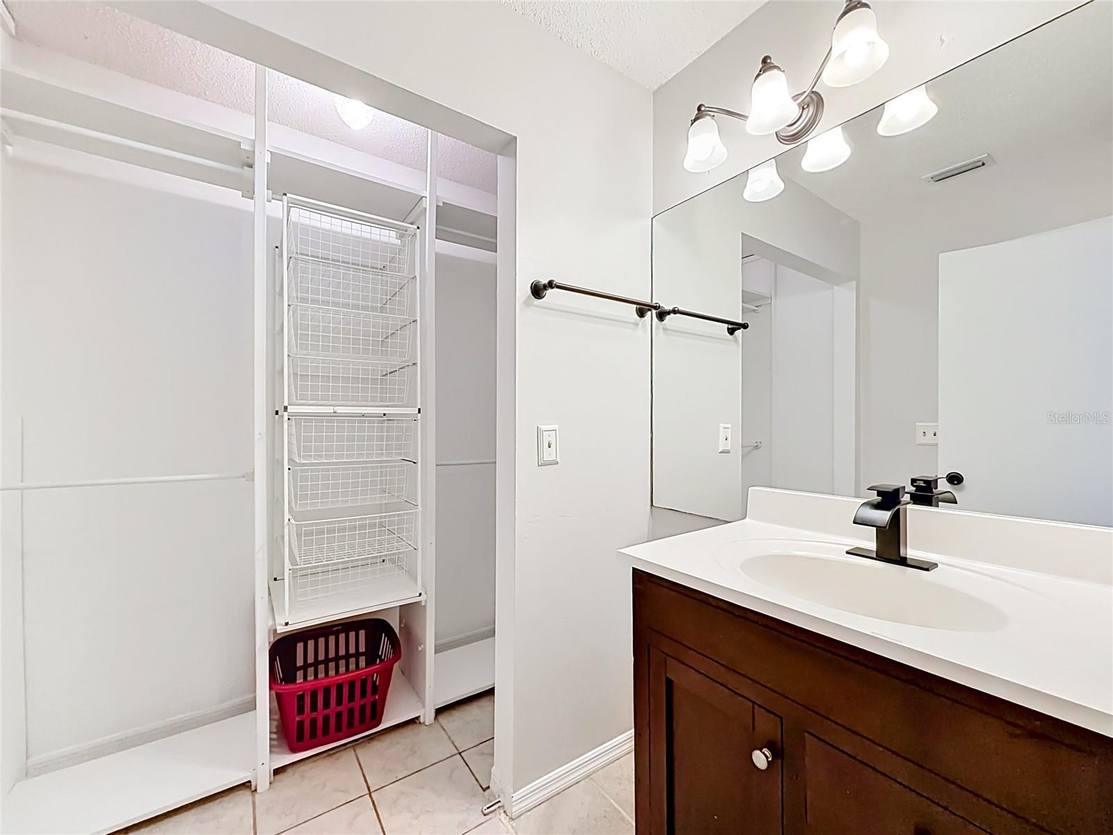 MONTGOMERY SQUARE - Residential